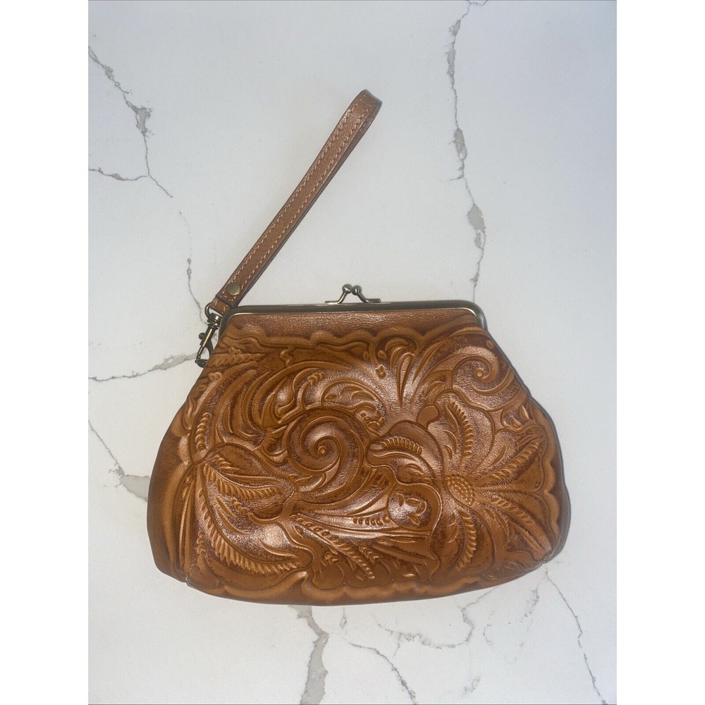 PATRICIA NASH Savena Burnished Tooledβ Gold Kiss Lock Wristlet